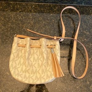 Michael Kors Crossbody 🍂